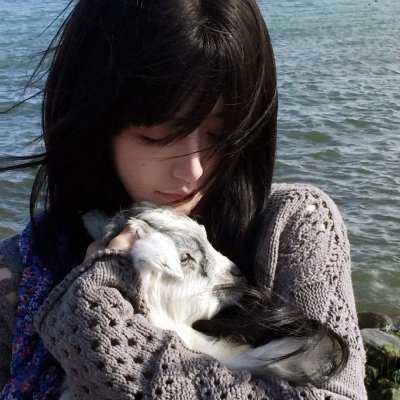 某天后之女出道颜值引争议，家长出面回应，长达一周持续发酵